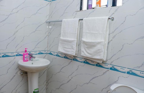 Naro Moru Villa | Naromoru Homestay