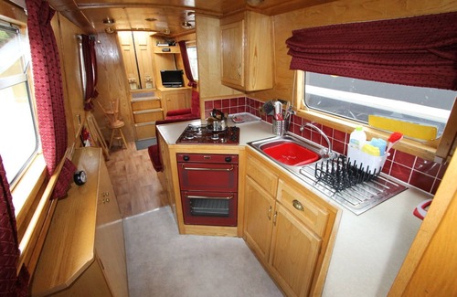 Middlewich Boat Rental | Narrowboat - Sleeps 4 - Lady Sophia
