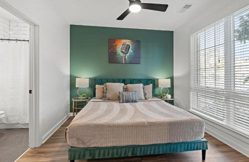 Cleveland Park House | Nashville Group Getaway - 2 Homes Rooftops 28