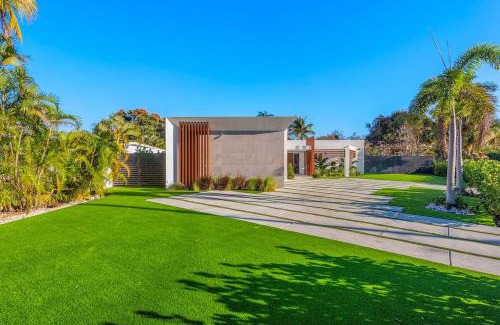 Lauderdale Isles House | Nassau Manor