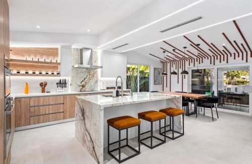 Lauderdale Isles House | Nassau Manor