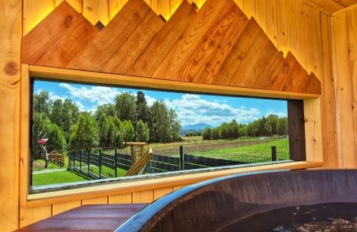 gmina Slemien Apartment | Natur House Beskidy - dom z drzewa księżycowego z SAUNĄ i BALIĄ Jacuzzi!