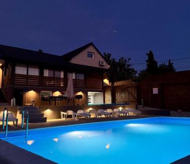 Veliko Trojstvo Villa | Natura Lux Holiday House with Pool and Jacuzzi