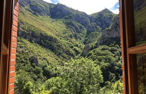 Ponga Apartment | Natural Jacuzzi impressive Gorge in the Picos de Europa