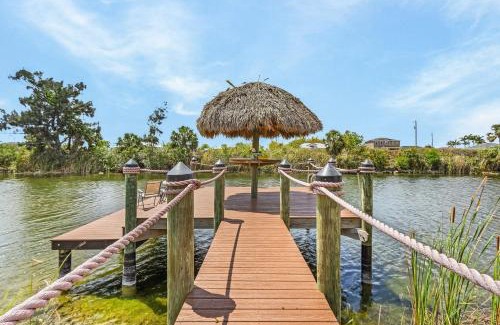 Mariner House | Natural Wonder, Private Dock on Canal with Tiki Hut - Villa Loch Ness Landing-Roelens Vacations