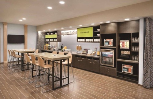 Coralville House | Nature and big city events. Live the Iowa way.