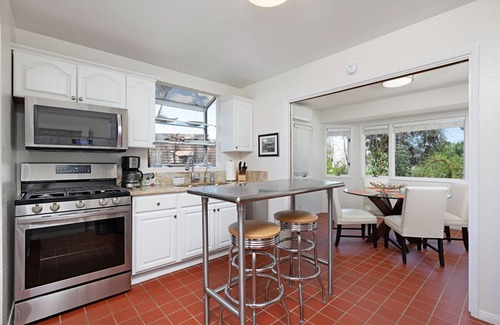 Mission Hills House | Nature Calls - Centrally located Canyon Cottage