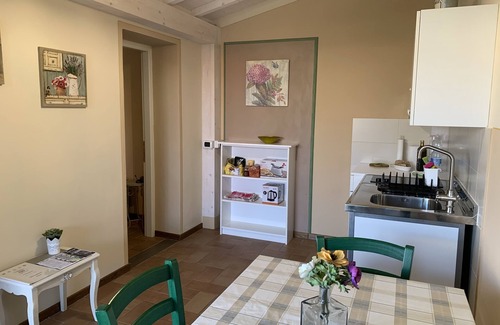 Gallicano Cottage | NATURE - cottage with garden, shared pool, private veranda