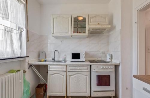 Fuldabruck Apartment | Nature Escape in Fuldabruck, cleaning included