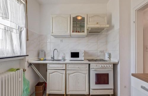 Fuldabruck Apartment | Nature Escape in Fuldabruck