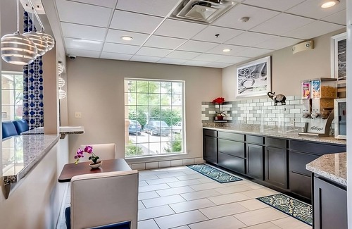 Lexington Resort | Nature Escape! Unit Near Attractions in GuestHouse Lexington, Parking, Pool!