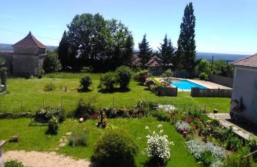 Tourtoirac Bed & Breakfast | Nature et Piscine au sommet du Périgord