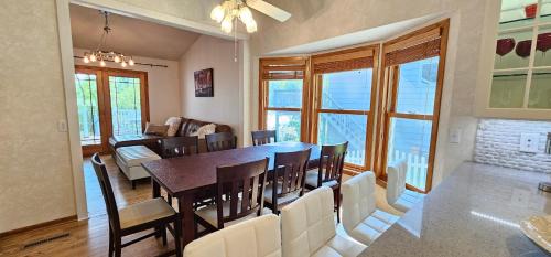 Chanhassen House | Nature's Blissful Haven - King Bed & Heated Garage