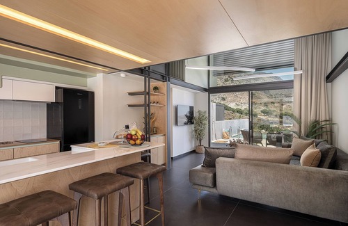 Patsianos House | Nature's Den four Luxury Suites package