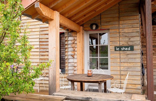 Val Marnaysien Cottage | Nature stay in Banne: le Shed