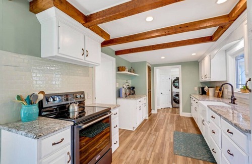 Steelville House | Nature Vacation Destination! - Hot Tub and Sauna