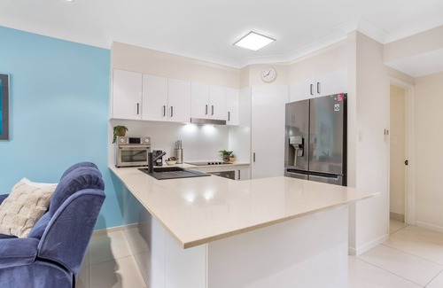 White Rock Apartment | Nature View Southside Apartment