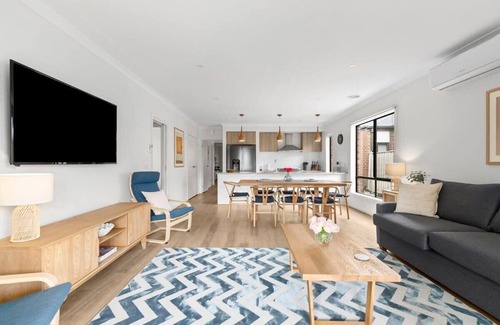 Armstrong Creek House | Natures Way I Geelong n Surf Coast Family Home