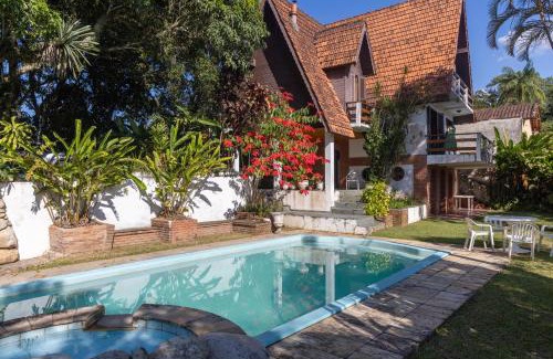 Aruja House | Natureza, piscina, sitio | Brazilan Corner