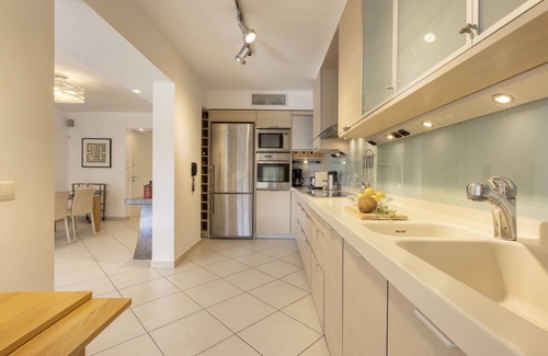 Vouliagmeni Apartment | Nausikas2 · Vouliagmeni