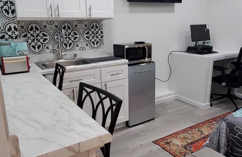 Freeport Apartment | Nautical Elegance