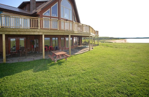 Afton Station Apartment | Nautical Retreat & Rentals-Beautiful Bayfield Apartment