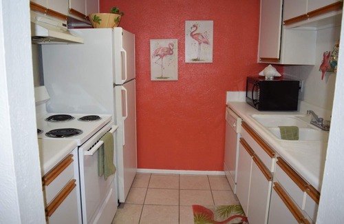 Bayview Apartment | Nautilius Cottage , Bermuda Bay Beach Club , Saint Petersburg , Florida