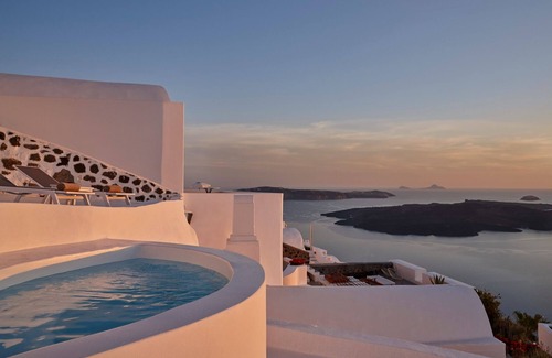 Firostefani Villa | Nautilus,3 bedroom character villa with outdoors jacuzzi and fantastic sea views