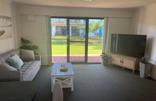 Merimbula Hotel | Nautilus Hamptons Style Luxury Beach Apartment Merimbula