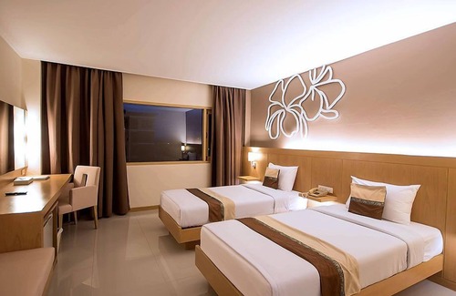 Kamphaeng Phet Hotel | Navarat Heritage Hotel