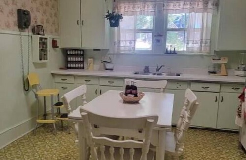 Ramseur House | Nc's Nostalgic House 19 min from the Nc Zoo