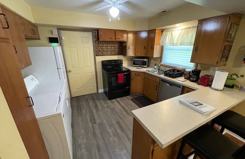 Columbus House | Near Airport, Bexley, I-70 and Downtown