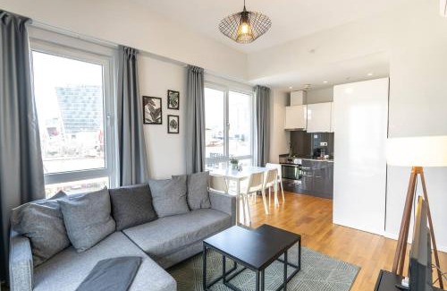 Kagithane Apartment | Near Airport Metro 1-bdr Apt Wi-fipoolgym