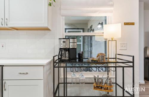 Brentwood Apartment | Near BBQ, Coffee More in Brentwood Pet-Friendly 2BR 1BA Condo By Austin Vacay