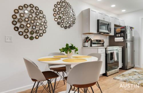 Brentwood Apartment | Near BBQ, Coffee More in Brentwood Pet-Friendly 2BR 1BA Condo By Austin Vacay