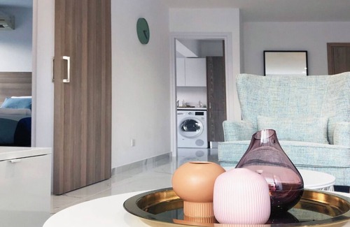 Neapolis Apartment | NEAR BEACH (!) 2BR URBAN APARTMENT NEAR THE CITY CENTRE