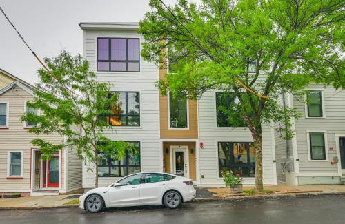 Arefth Apartment | Near Biotechs and MIT Cozy Condo with Fireplace