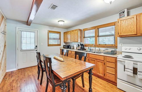 Clearfield Cabin | Near Cave Run Lake: Cabin w/Porch & Yard!