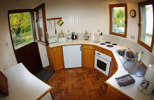 Accolay Cottage | Near Chablis, on the property of a 18C watermill with heated swimming pool