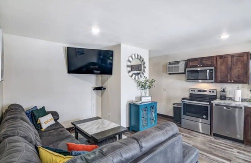 Eau Claire House | Near Downtown*Garage*Parking*Modern