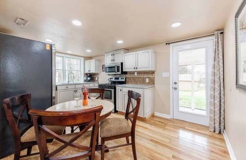 Waxhaw House | Near Downtown Waxhaw Mellow Yellow Suite A