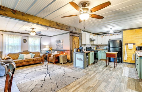 Mammoth Spring House | Near Fishing & Hiking: Ozark Getaway!