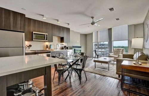 Garden Hills Apartment | near Georgia Tech | 2BR in Walkable Buckhead Location