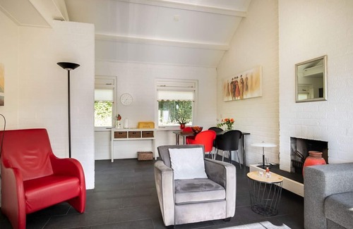 Lauwersoog House | Near harbor and boat to Schier - nice bright vacation home