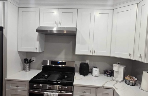 Elizabeth Apartment | Near New York/EWR/JG Mall/Train - Elizabeth NJ