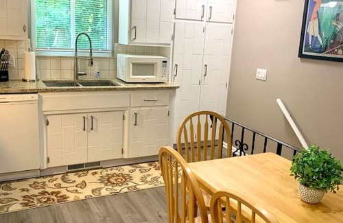 Akron House | Near Portage lake,Pro Football HOF,Downtown Akron!