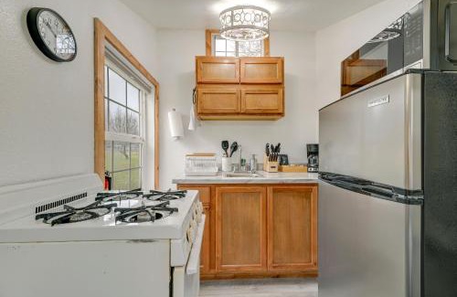 Murphy Apartment | Near Rivers and Trails Cabin in Rural Grants Pass