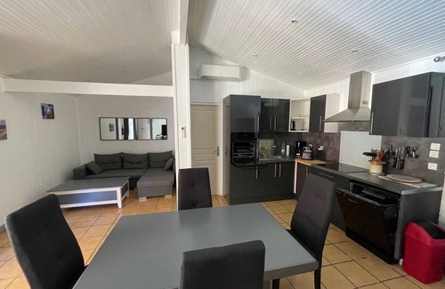 Grayan-Et-L'Hopital House | Near SOULAC/ME, Chalet YUCCA with heated indoor pool sleeps 6