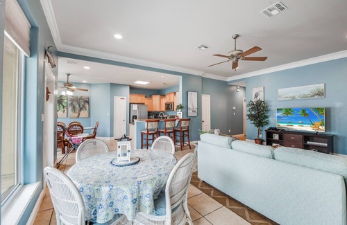 Safe Harbor House | Near the Beach! Large 5 bedrooms 4 bath- Sleeps 16 max Fun Game Room