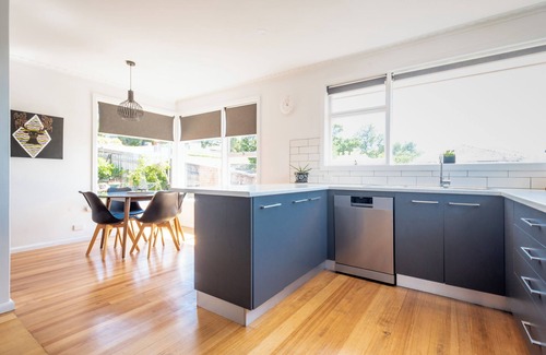 Kings Meadows House | Near the CBD, Perfect for Large Groups & Parking